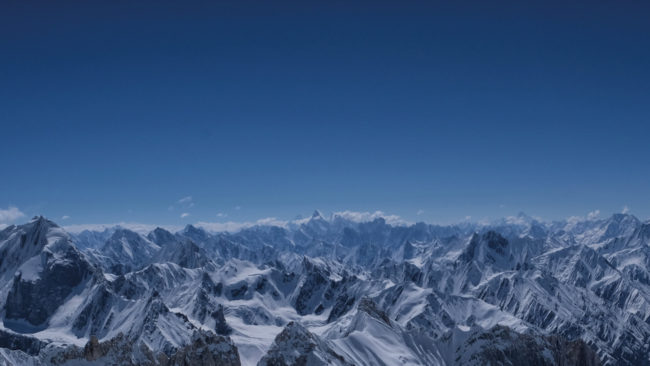 Lowe Alpine e Rab verso la sostenibilità - panorama con delle montagne