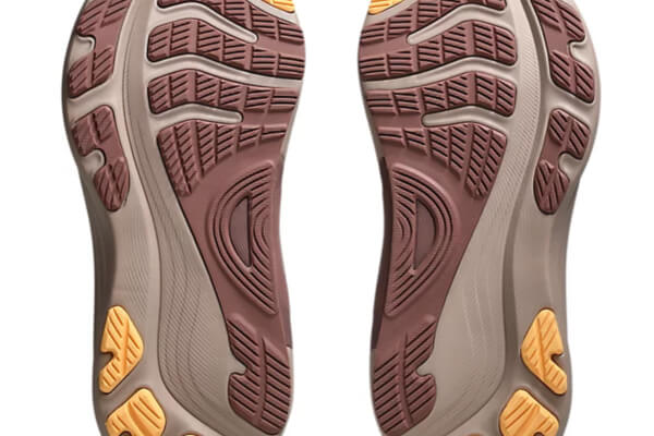 Dettaglio del battistrada delle ASICS Gel Kayano 32