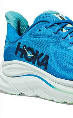 Dettaglio dell'intersuola delle scarpe da running Hoka Clifton 10