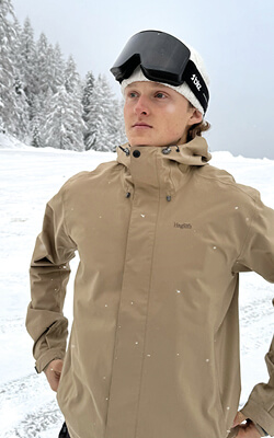 Foto dell'atleta Niklas Oberrauch che indossa una maschera da sci Bliz