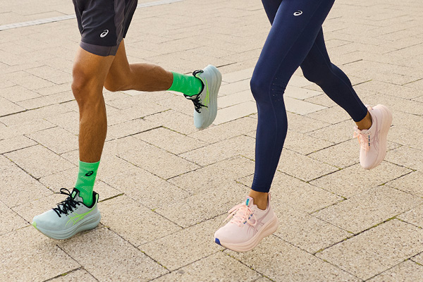 Foto delle nuove ASICS GEL-NIMBUS 28, disponibili per uomo e donna