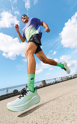 Foto delle nuove ASICS GEL-NIMBUS 28, super ammortizzate