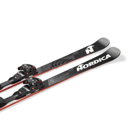 Dettaglio del Multi Radius Sidecut e Dynamic Race Shovel degli sci Nordica Dobermann Multigara DC Fdt